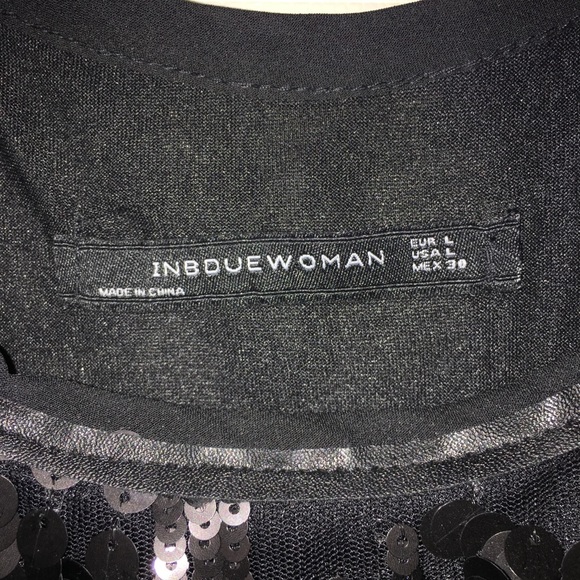 Fun party dress, shear with sequins outer layer, very pretty - Picture 4 of 4